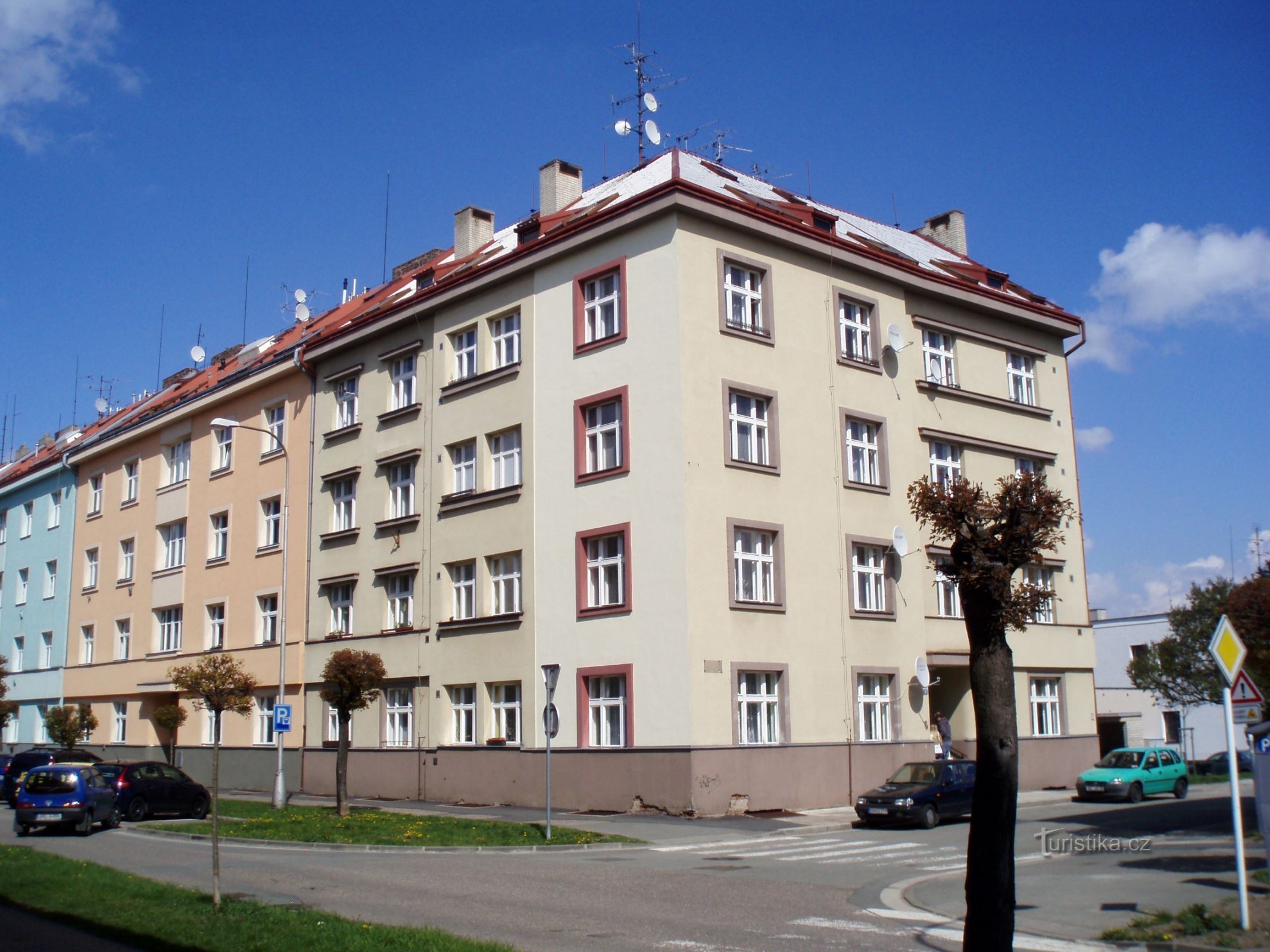 Albertova čp. 826 (Hradec Králové, 21.4.2012)