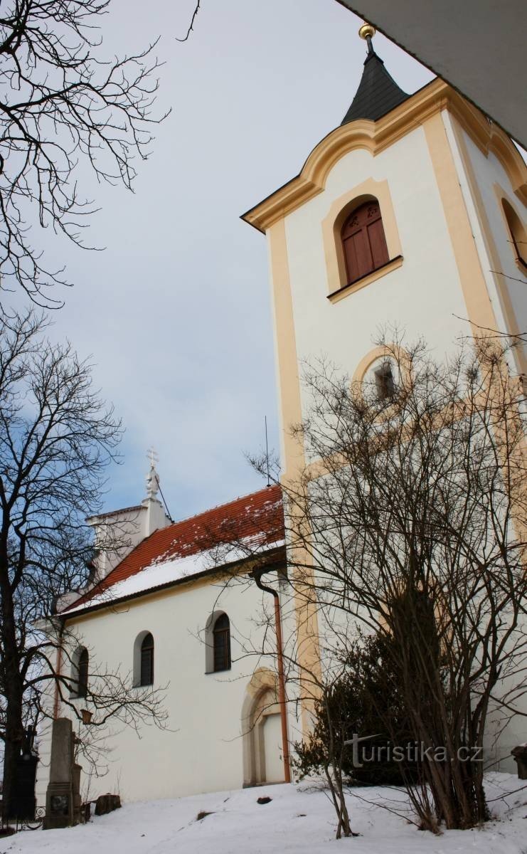 Farní kostel Panny Marie Sněžné ve Velkých Popovicích
