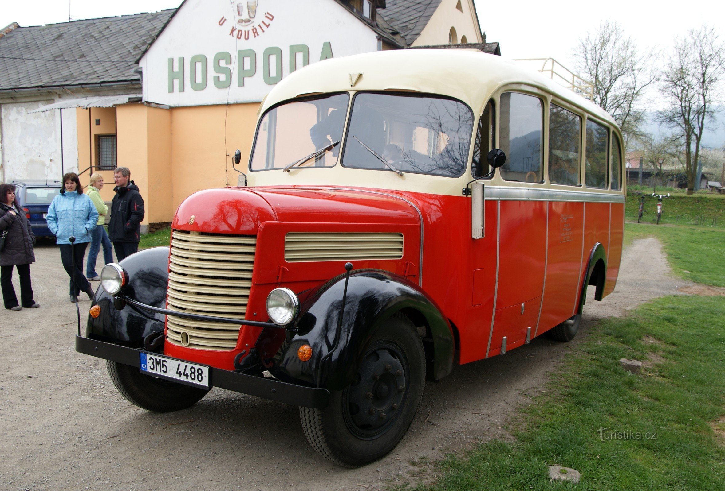 historický autobus Praga