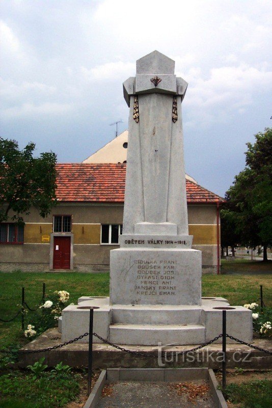 Hředle, pomník obětm 1. světové války