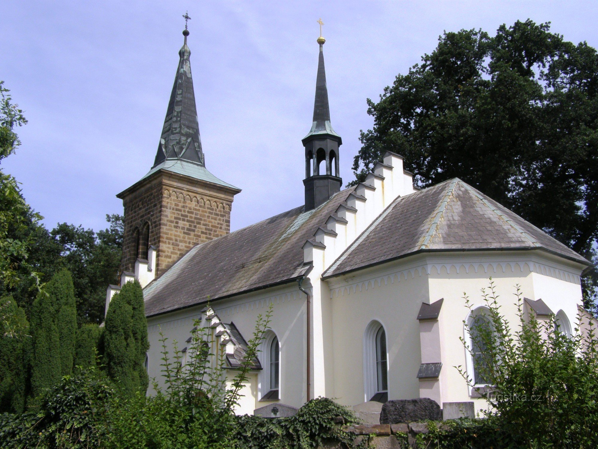 Karlovice - kostel sv. Jiří