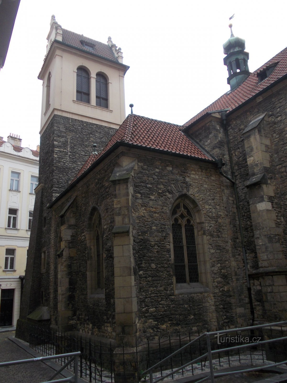 kostol a kostolná veža