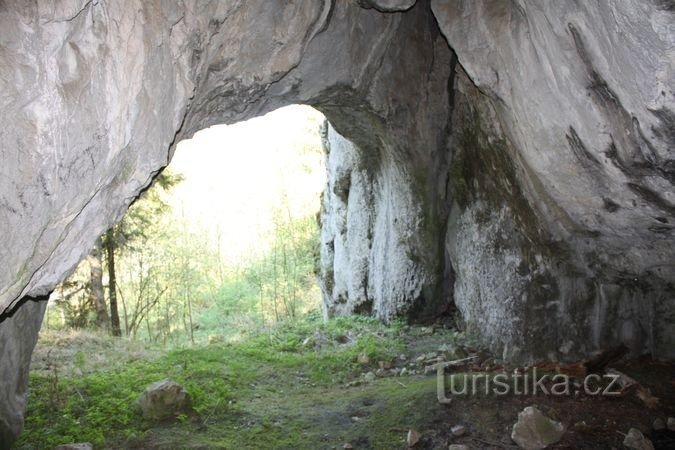 Kravská díra - vstupní část jeskyně
