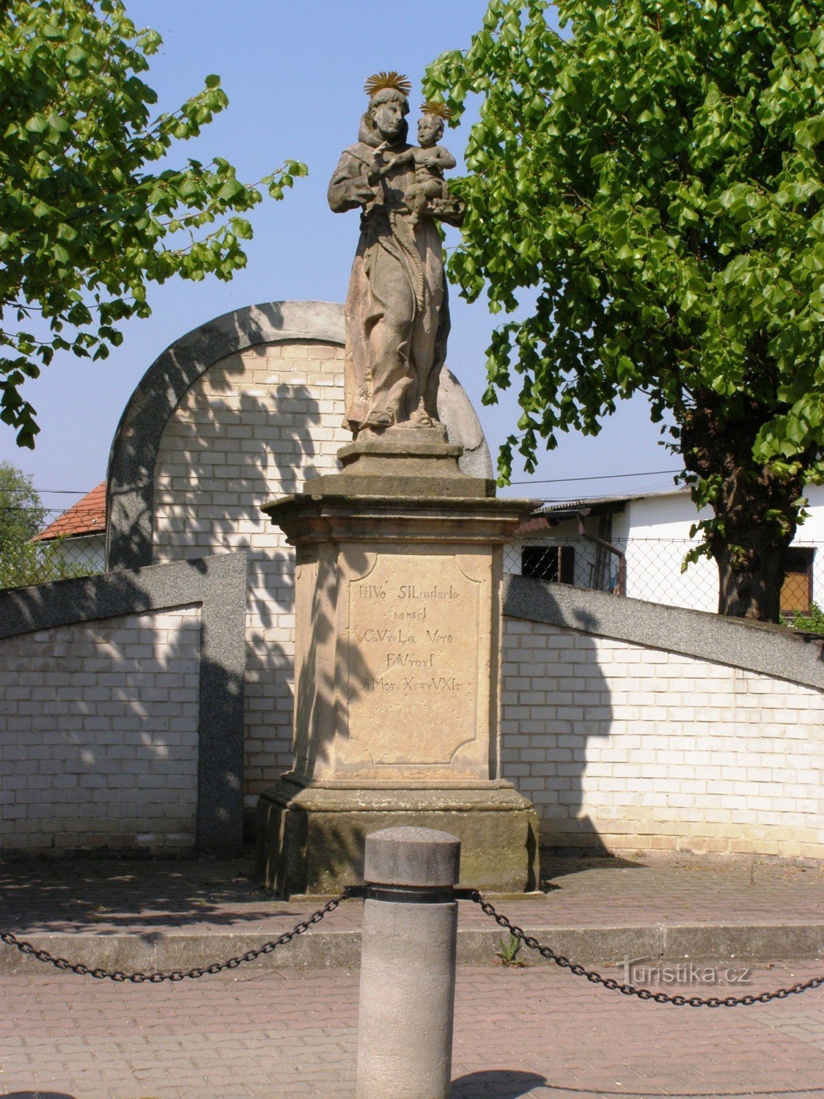 Mokrovousy - pomník sv. Antonína Paduánského