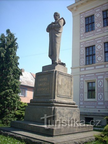 Pomník Karla Havlíčka Borovského