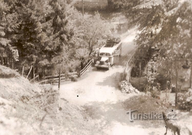 Původní most na Žákovci: Původní most na Žákovci - foto pořízené v roce 1945. Te