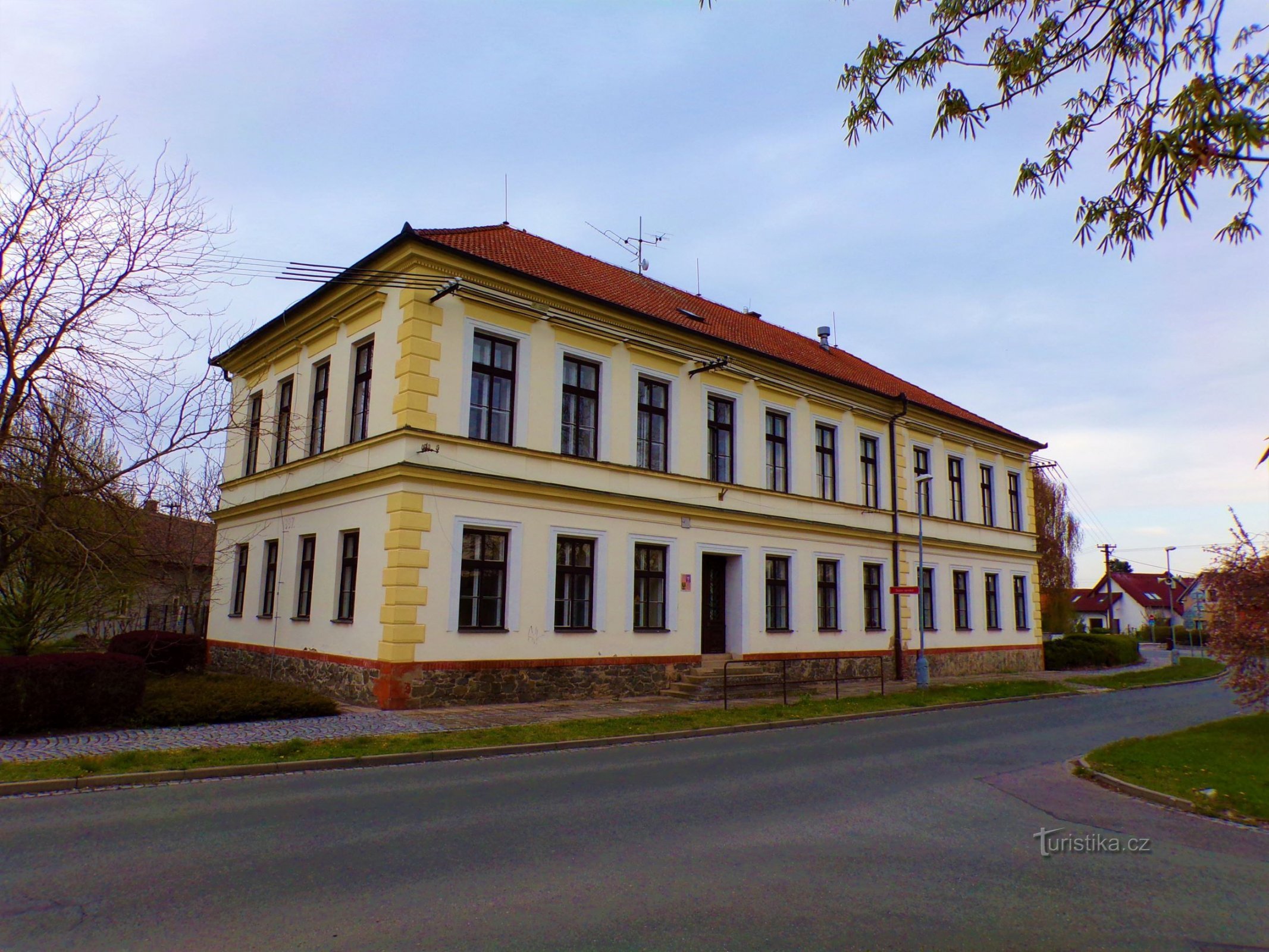 Škola v Rosicích nad Labem (Pardubice, 22.4.2022)
