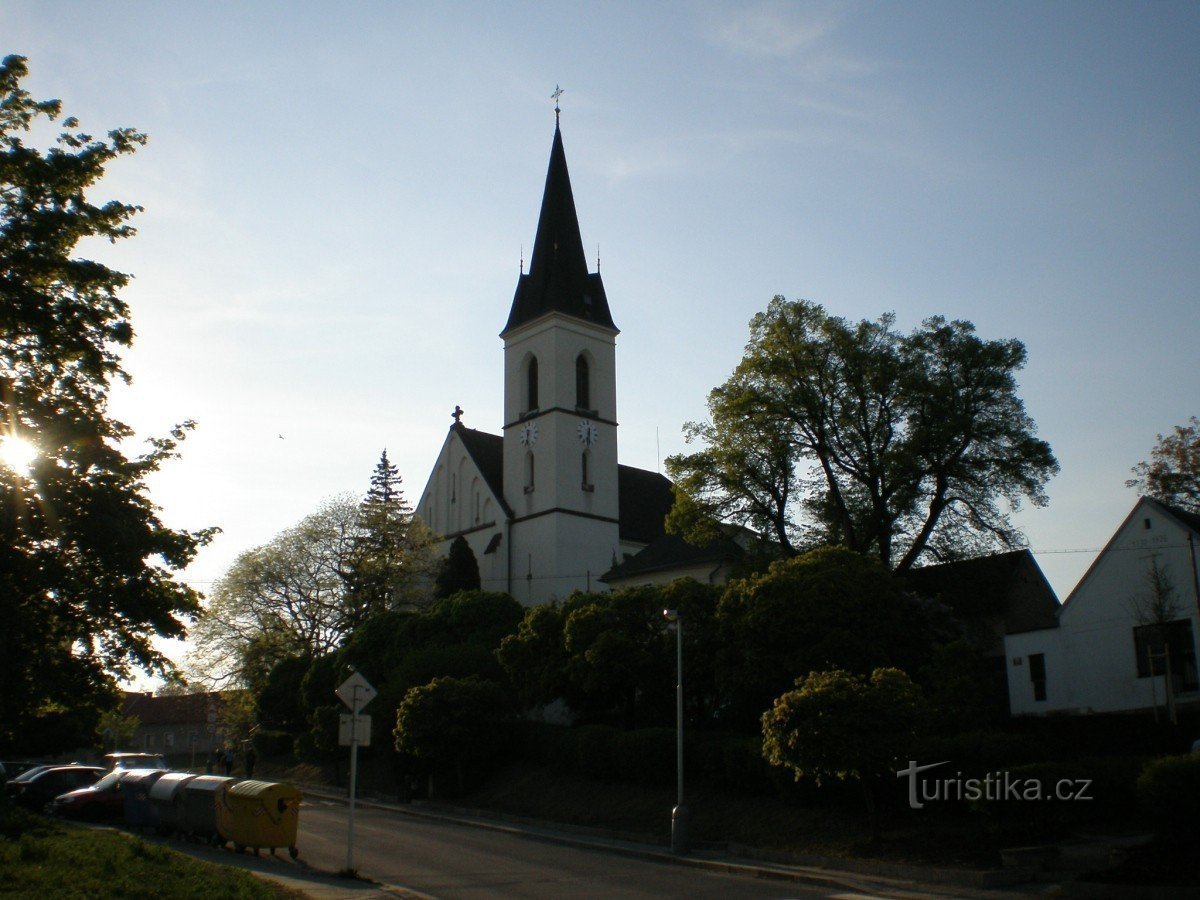 Stodůlky - kostel sv. Jakuba Většího