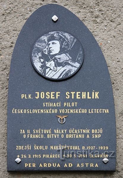 Strážek - pamětní deska Josefa Stehlíka