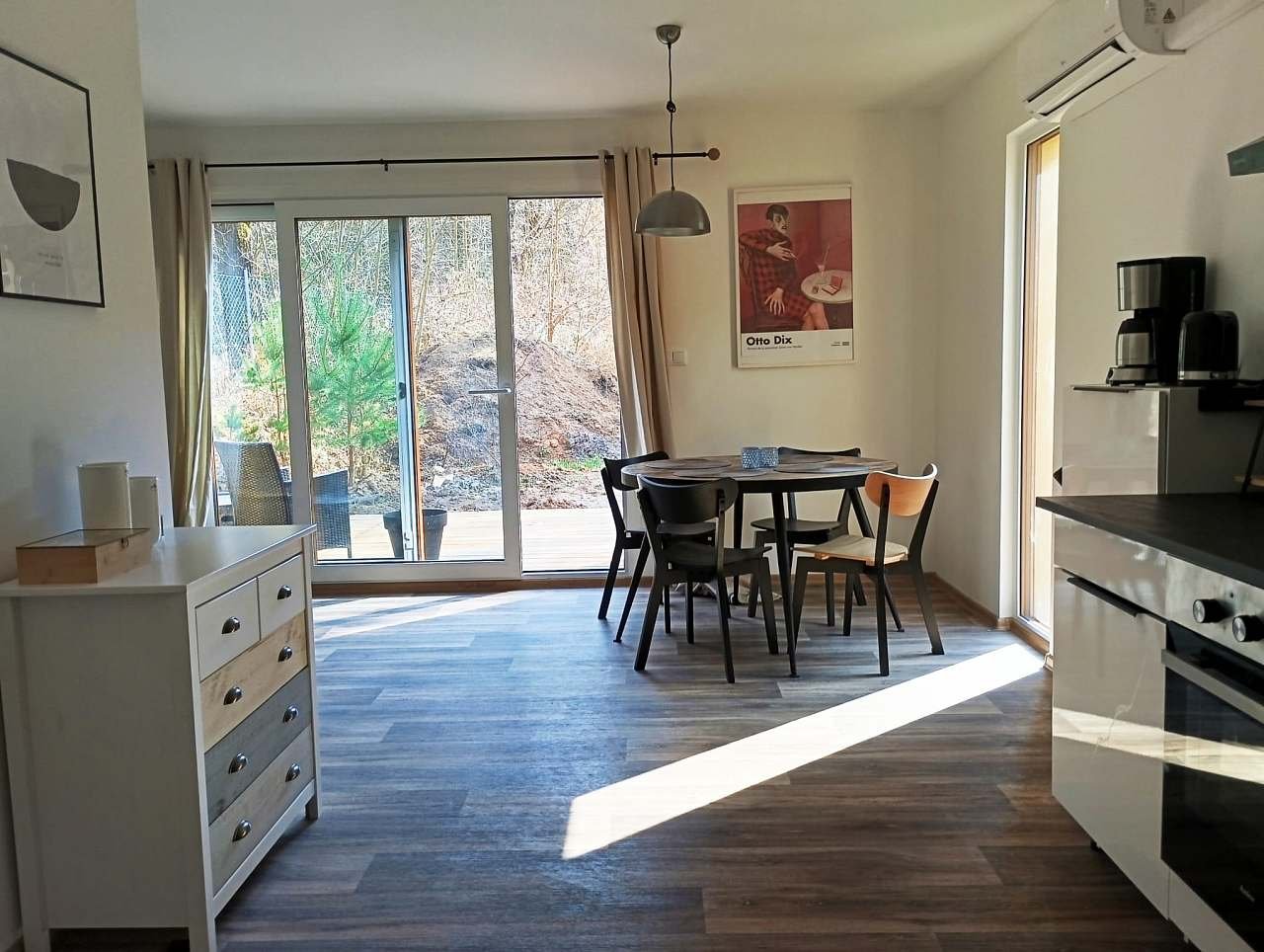 "DOMA LES" kuchyň s jídelnou