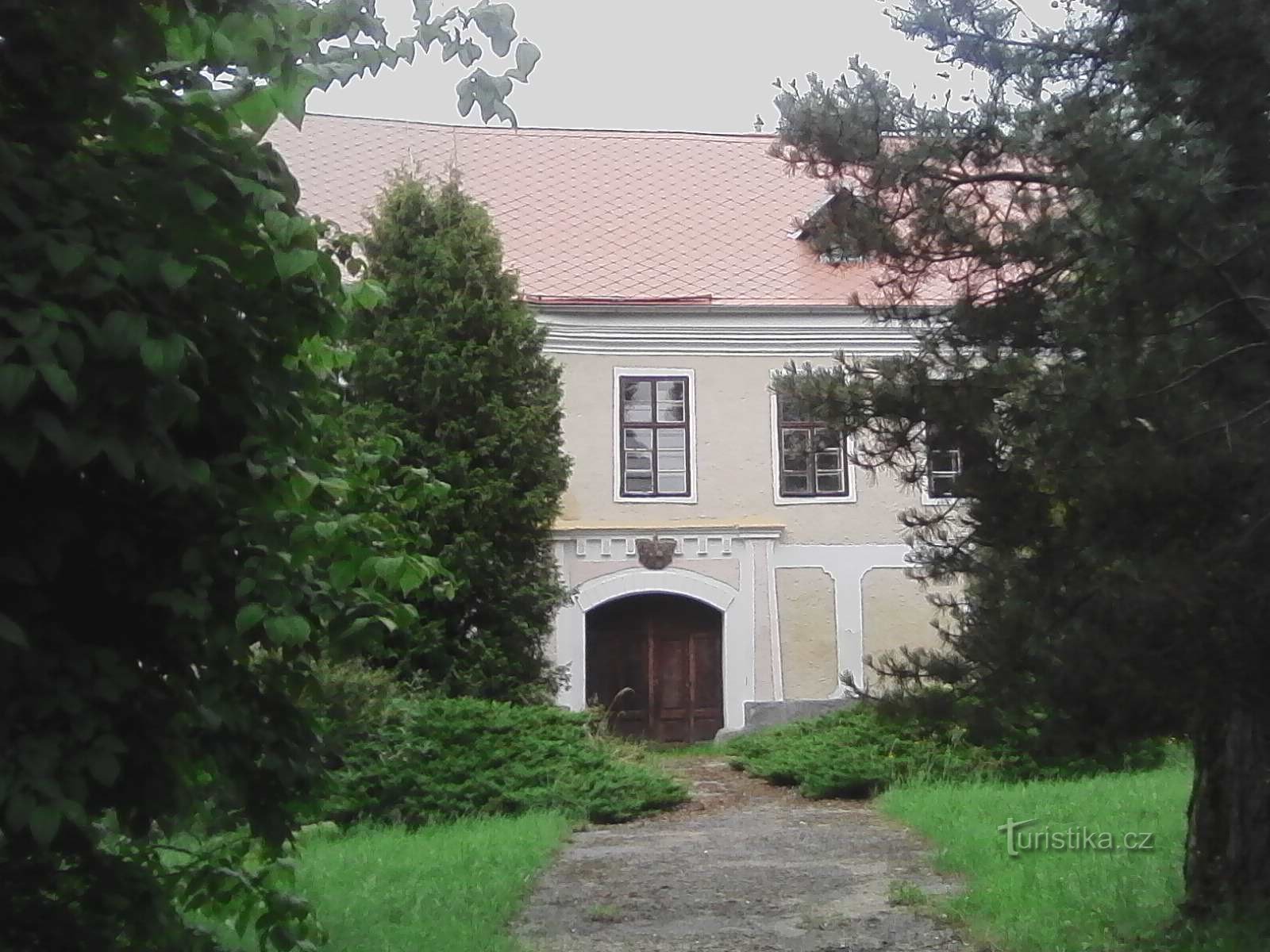 0. Portail d'entrée du château de Vodice.