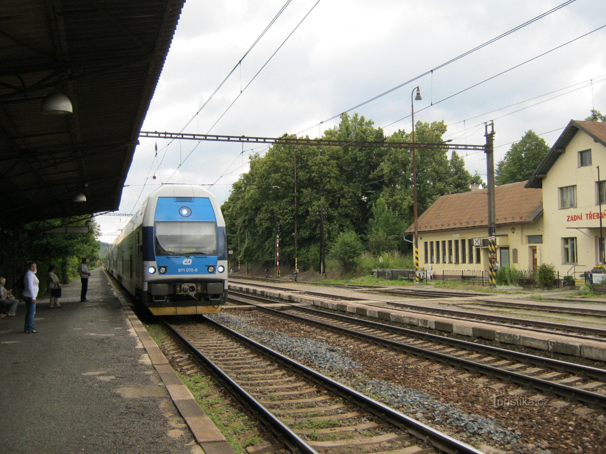 002 Parto oggi su questo treno...