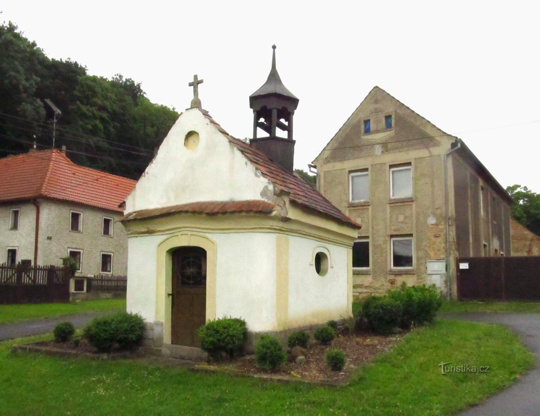 01 Kapelle von Oparno