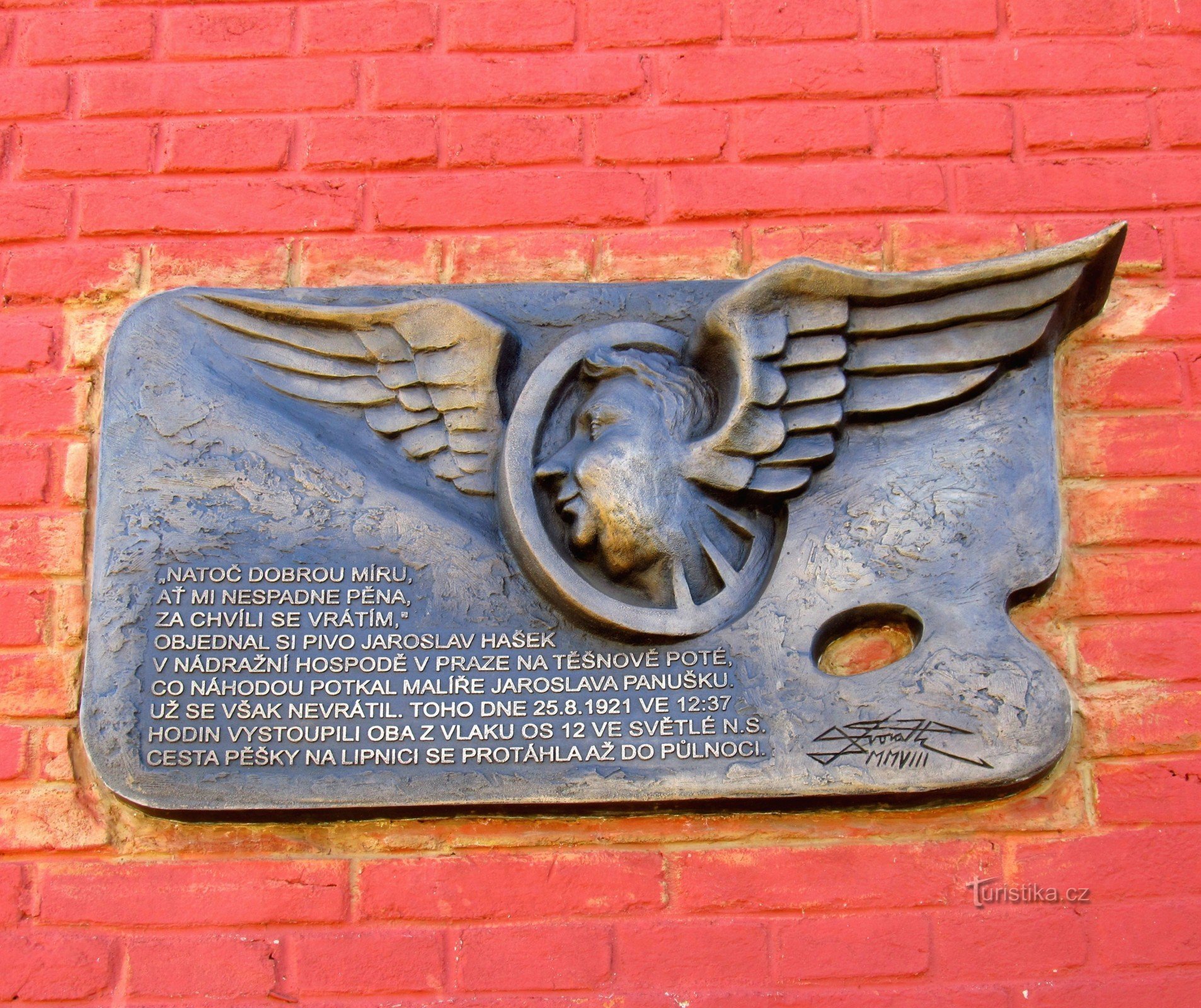 01 Světlá nad Sázavou street, memorial plaque to J. Hašek