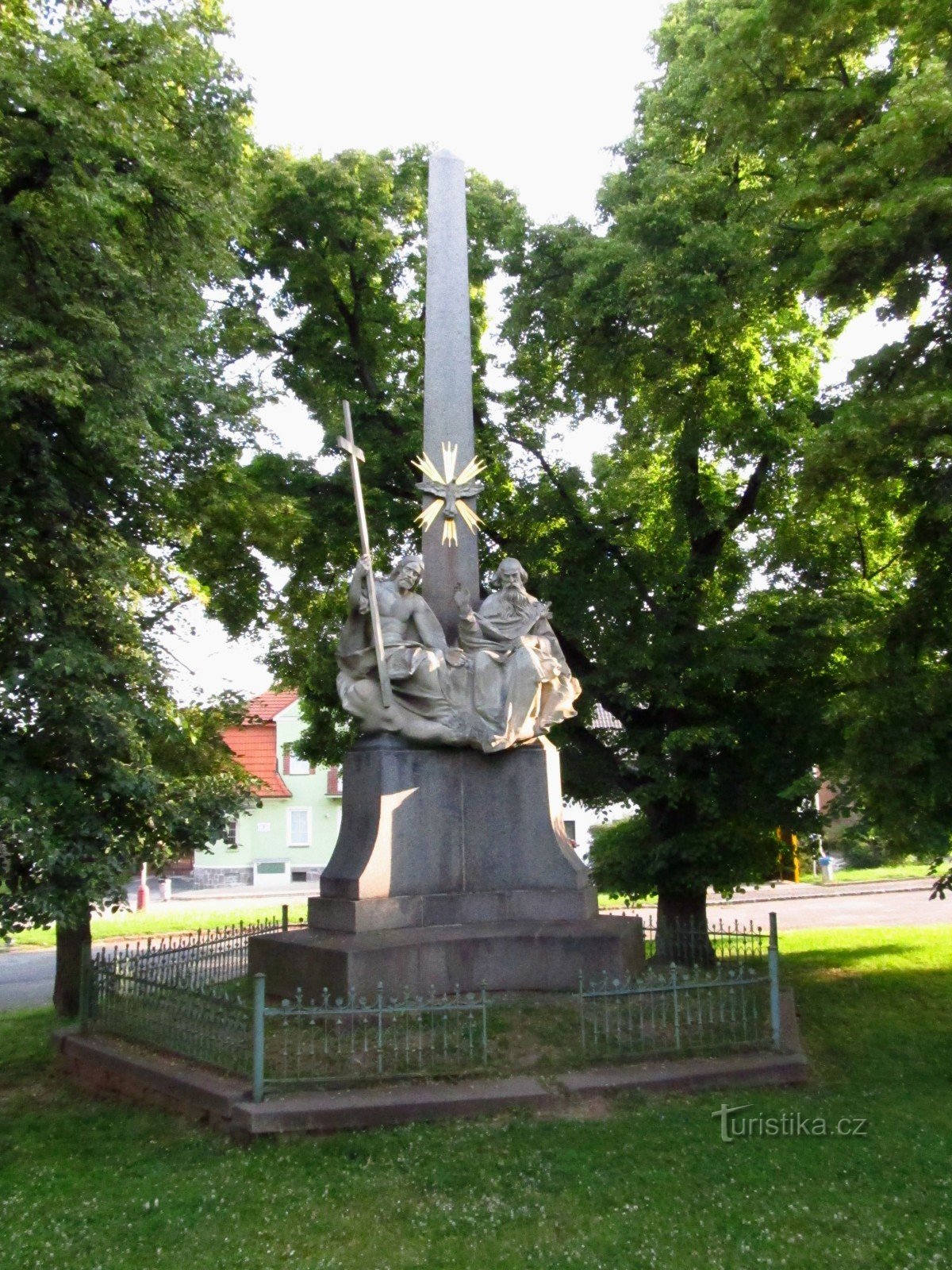 02 Jesenice, Friedensplatz