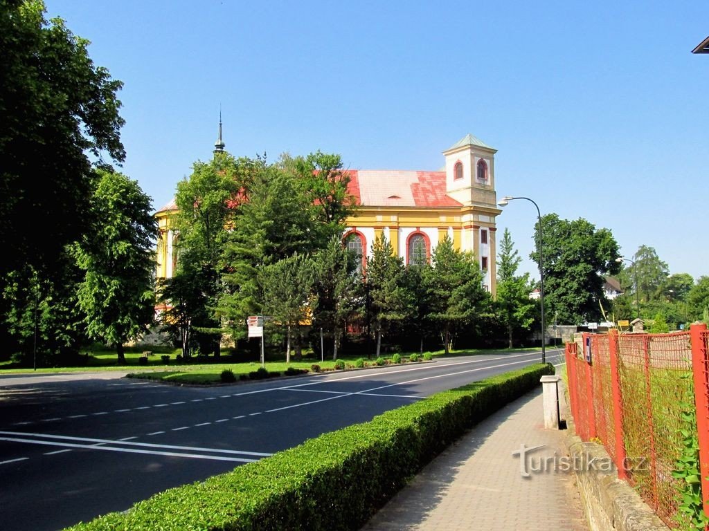 02 Chiesa della Santa Croce Dubá