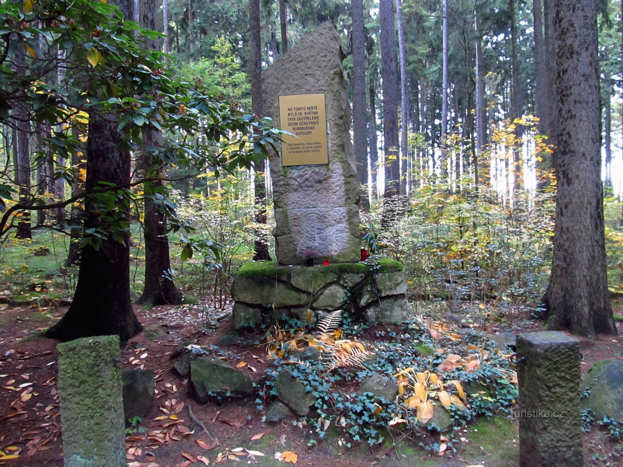 02 Monument la spânzurătoare