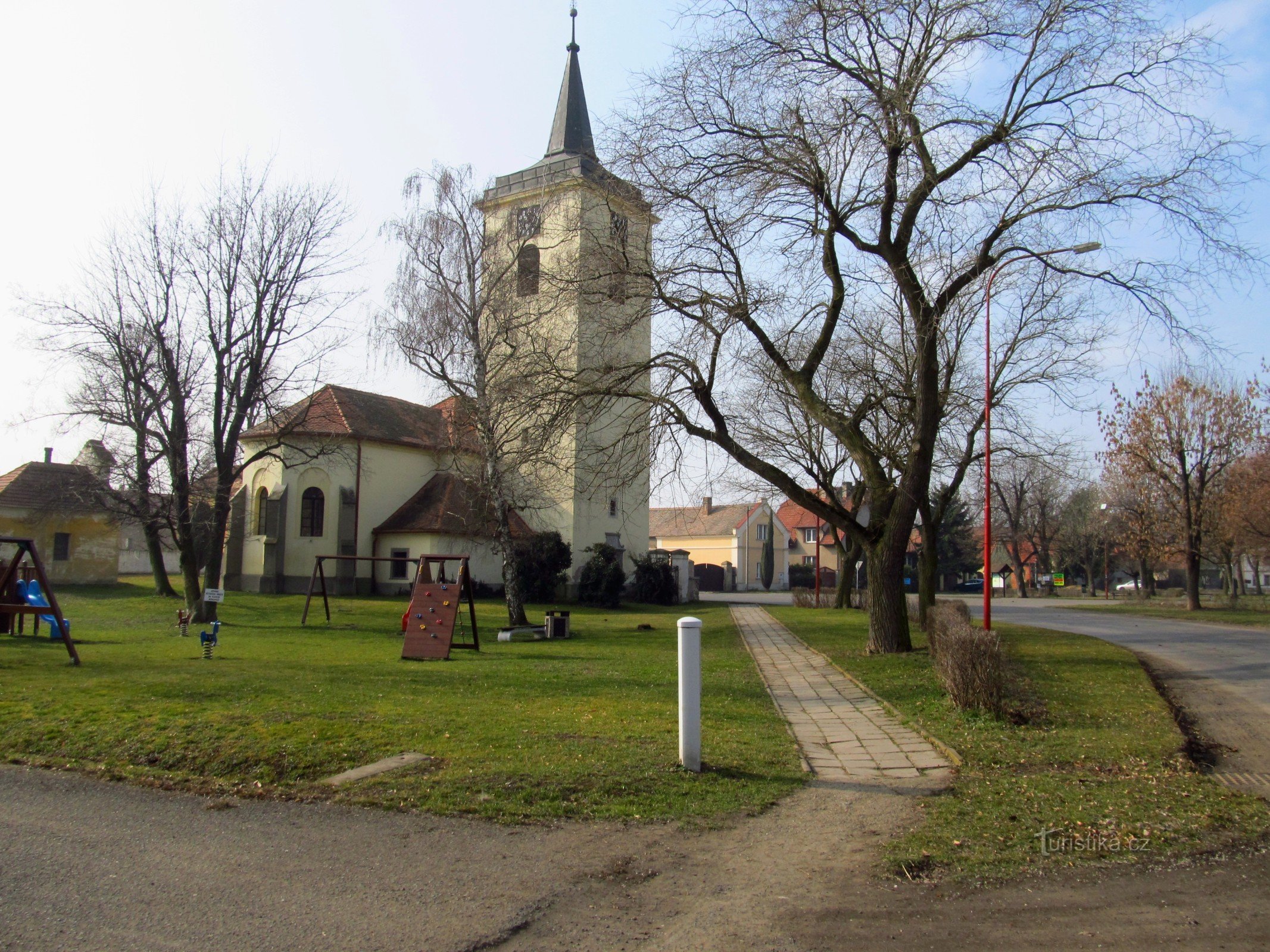 02 Slatina, iglesia de San Juan Nepomuceno