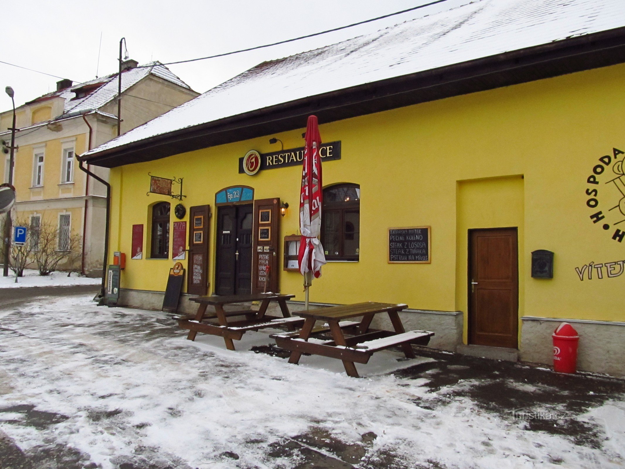 03 Hrusická pub