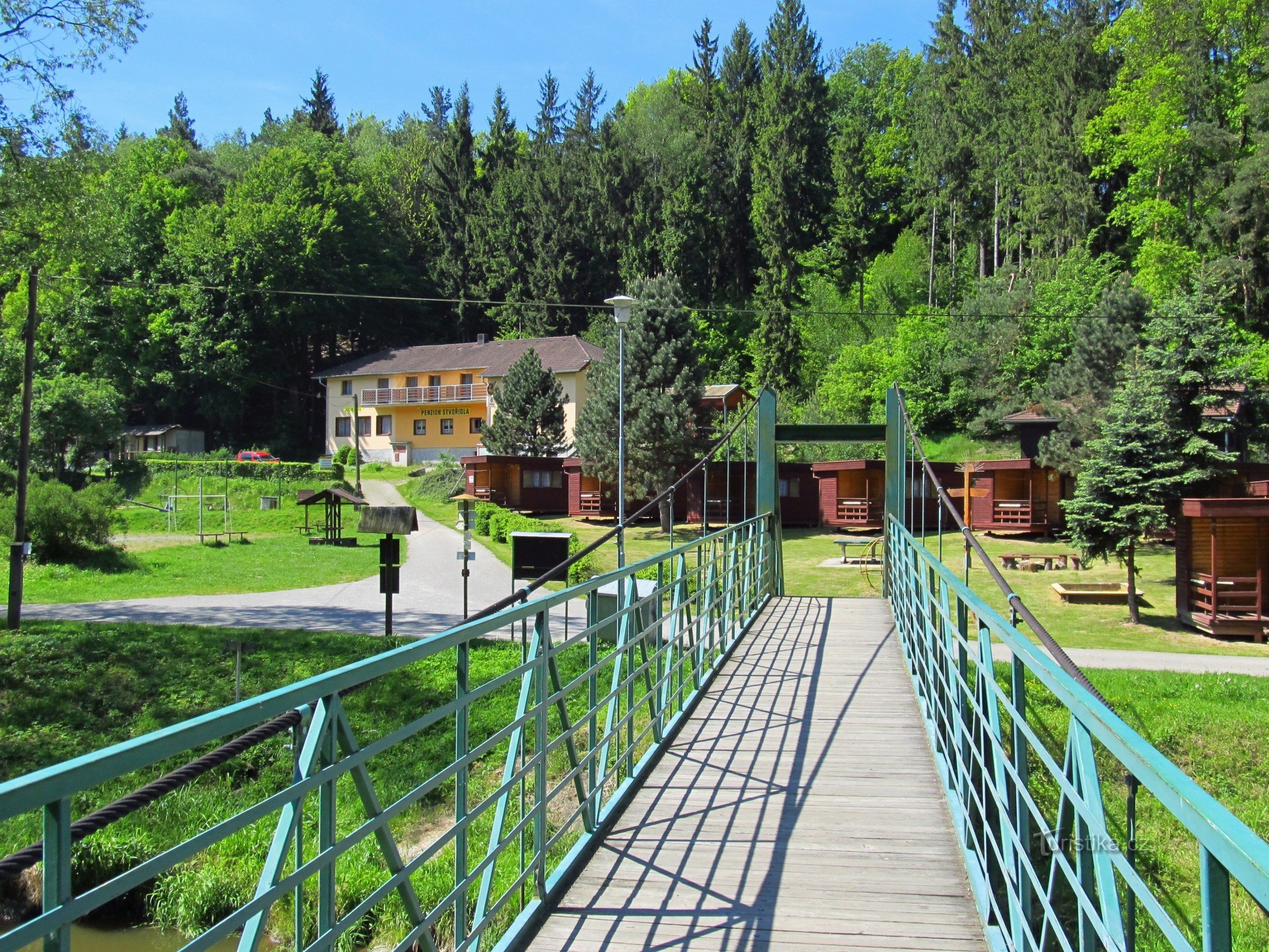 03 Svořidla, passerella verso la stazione ferroviaria