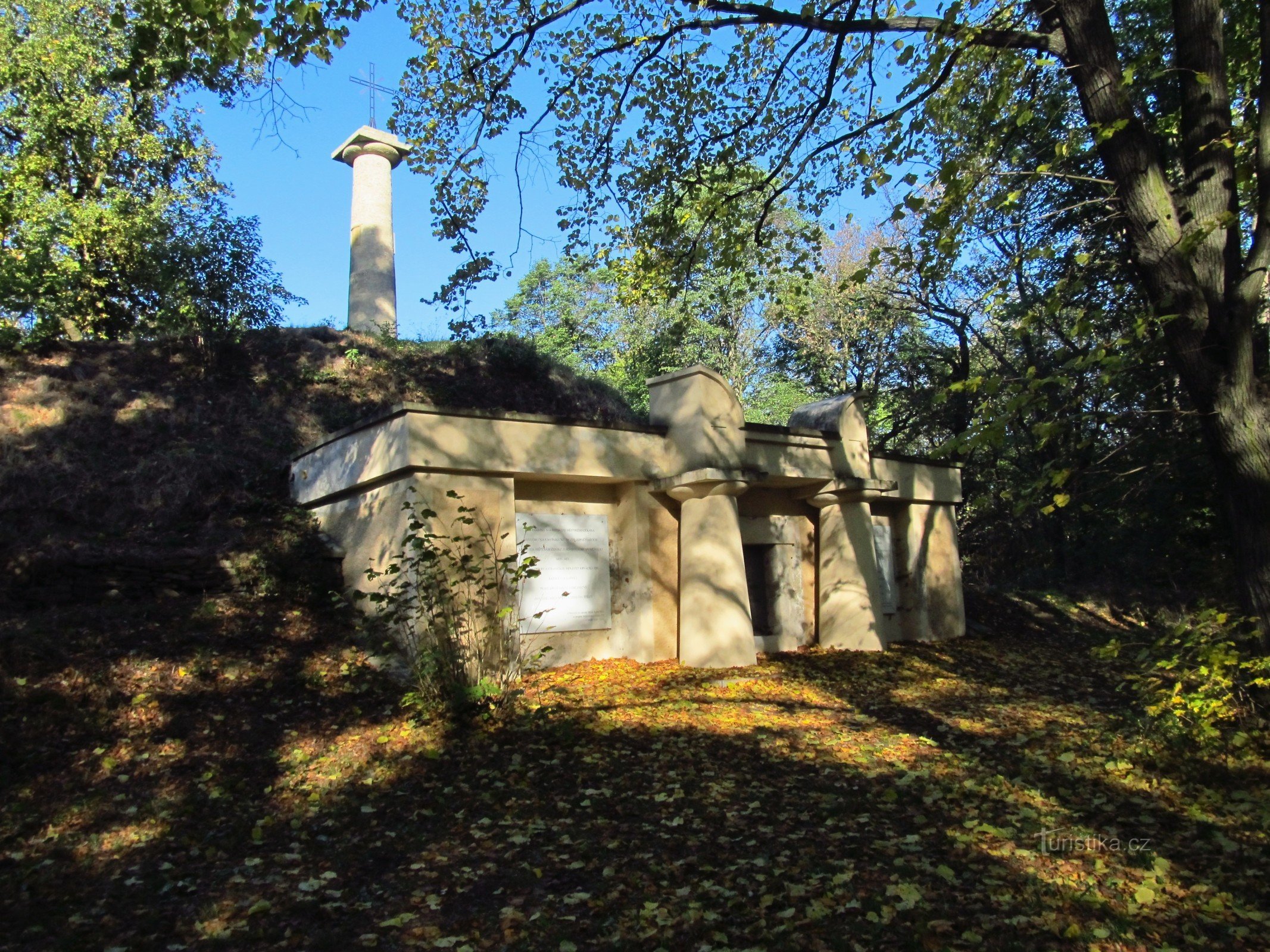 03 Bij het monument