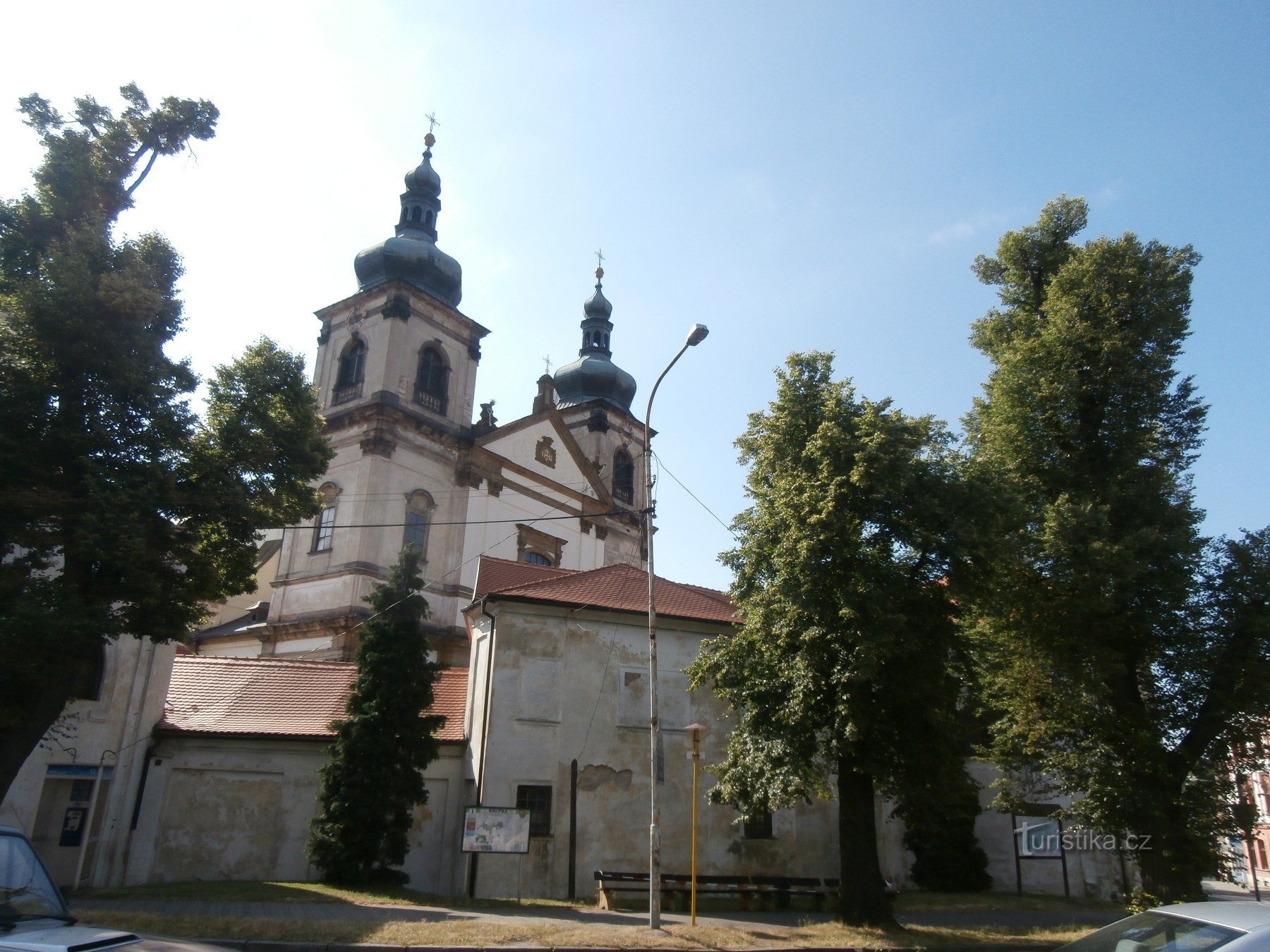 1. Basilique Notre-Dame des Douleurs sur Mariánské náměstí