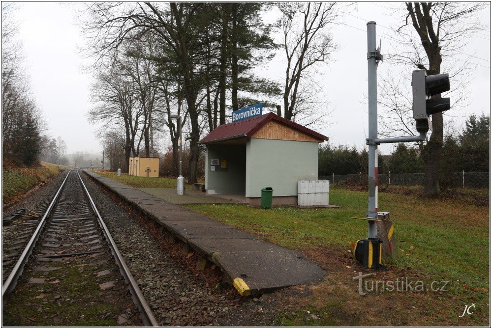 1-Borovnička, arrêt de train (sur le panneau)