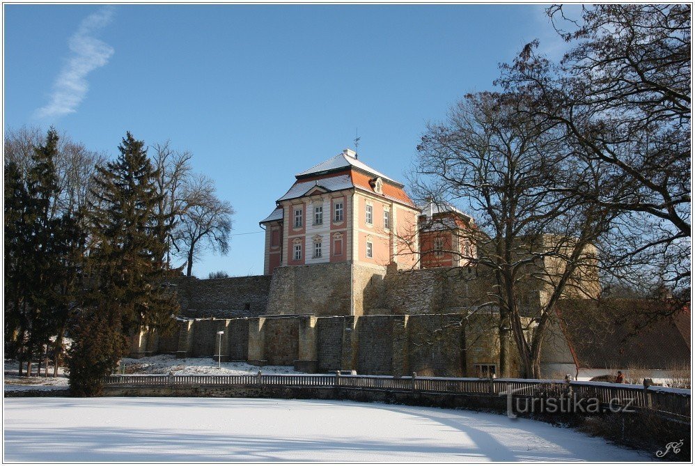 1 - Хвалковицкий замок