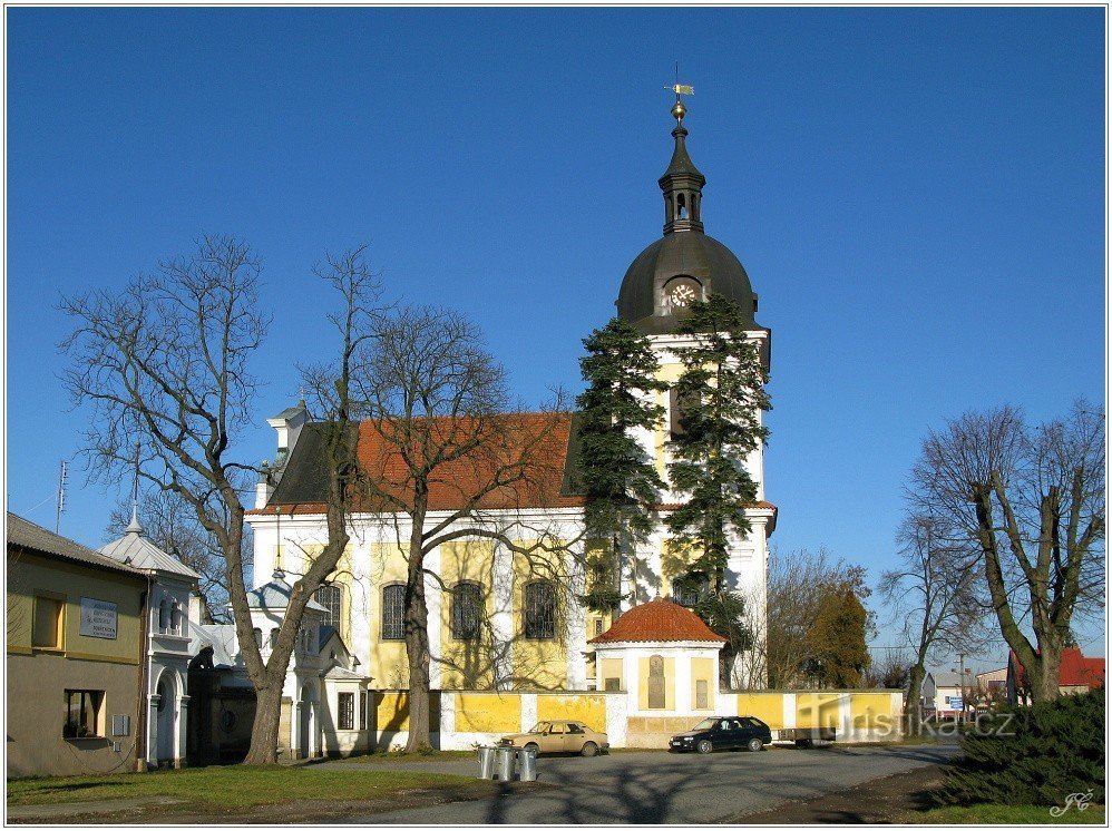 1- Dobřenice, templom