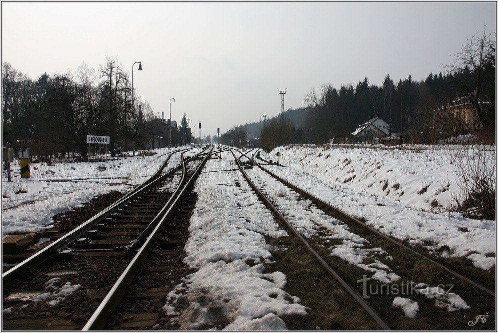 1-Hronov, σιδηροδρομικός σταθμός