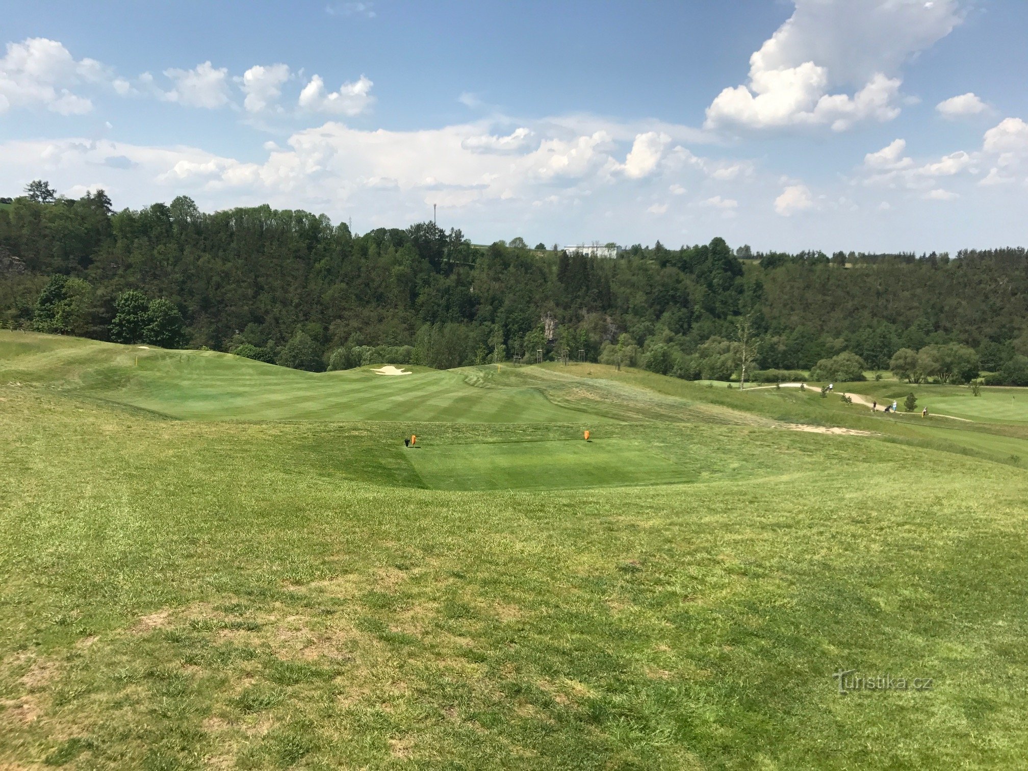 1st hole steeply down