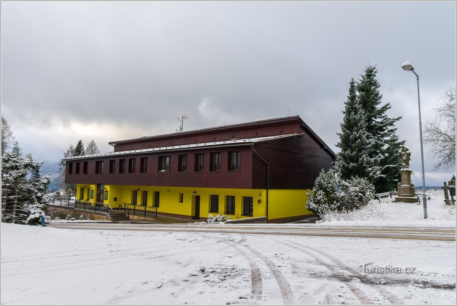 1-Janovičky, penzion Panorama. Výborně se tu spí.