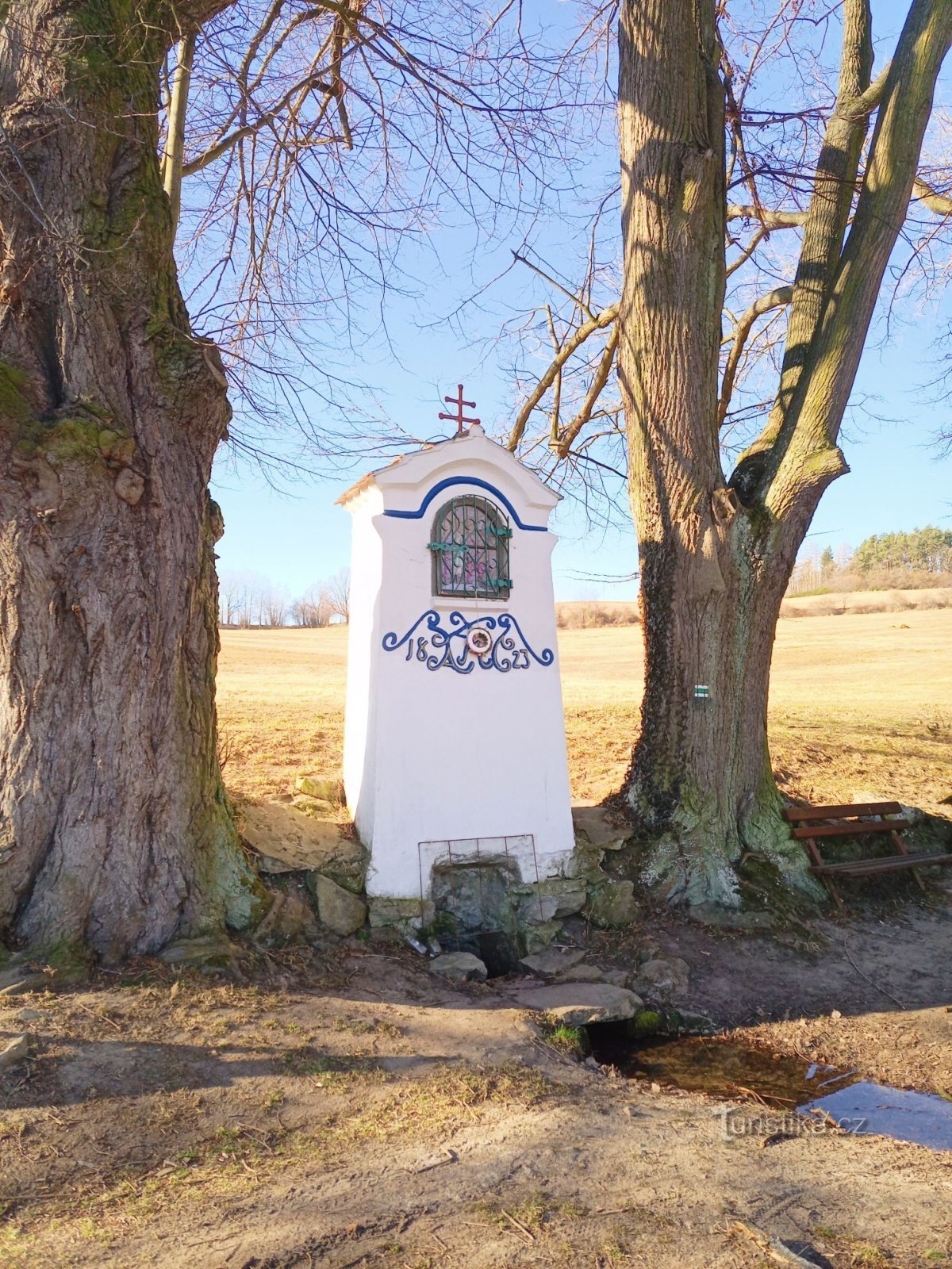 1. Kapel med Ježovka brønd