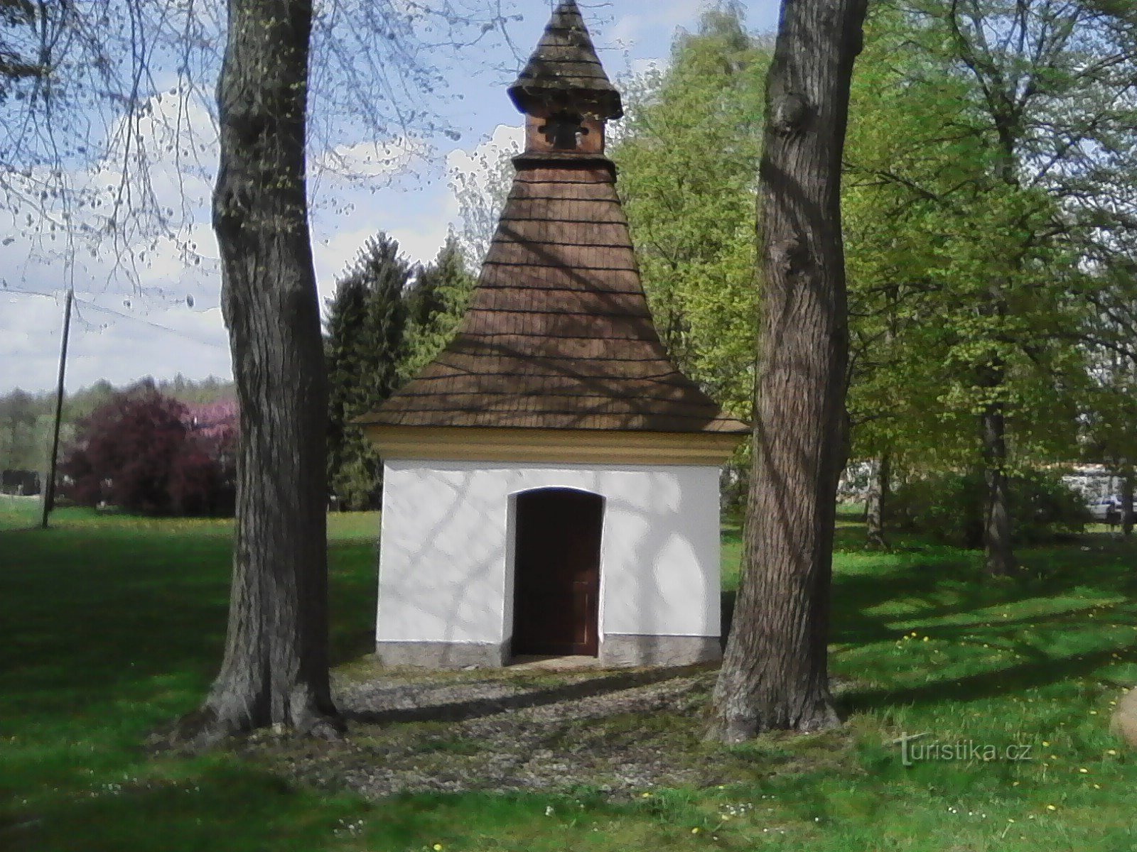 1st chapel in Leskovice, we start here.