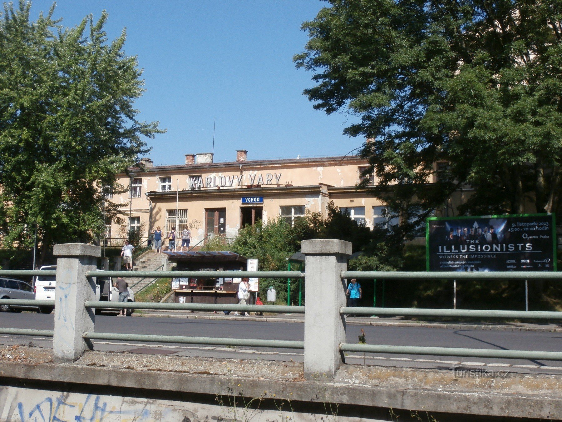 1. Karlovy Vary - Hlavní nádraží, kaupunki on maailman kylpylä, mutta se ei näytä siltä