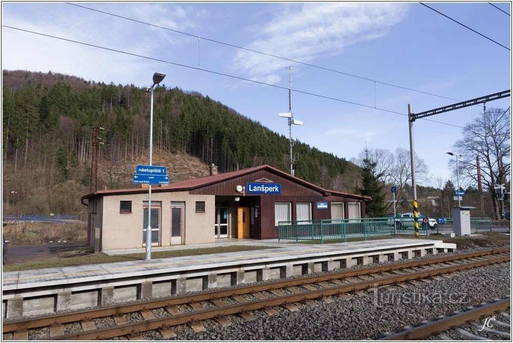 1-Lanšperk, arrêt de train