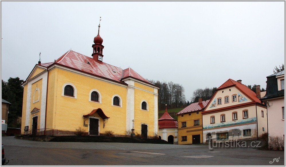 1-Malé Svatoňovice, iglesia de la Virgen María Sedmiradostná