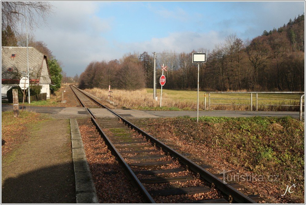 1-Mlýnický Dvůr, parada de tren