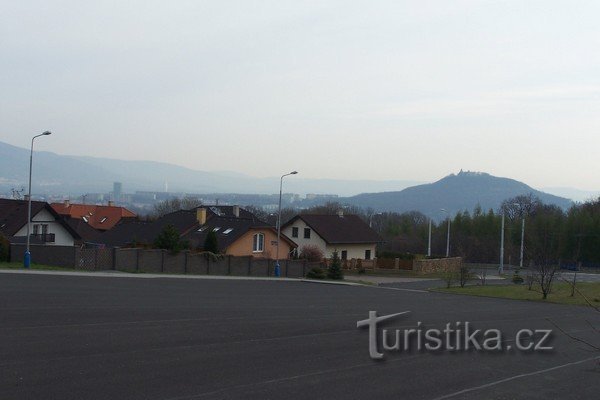 1.Nová Ves - il y a du brouillard - à droite se trouve Doubravský hrad