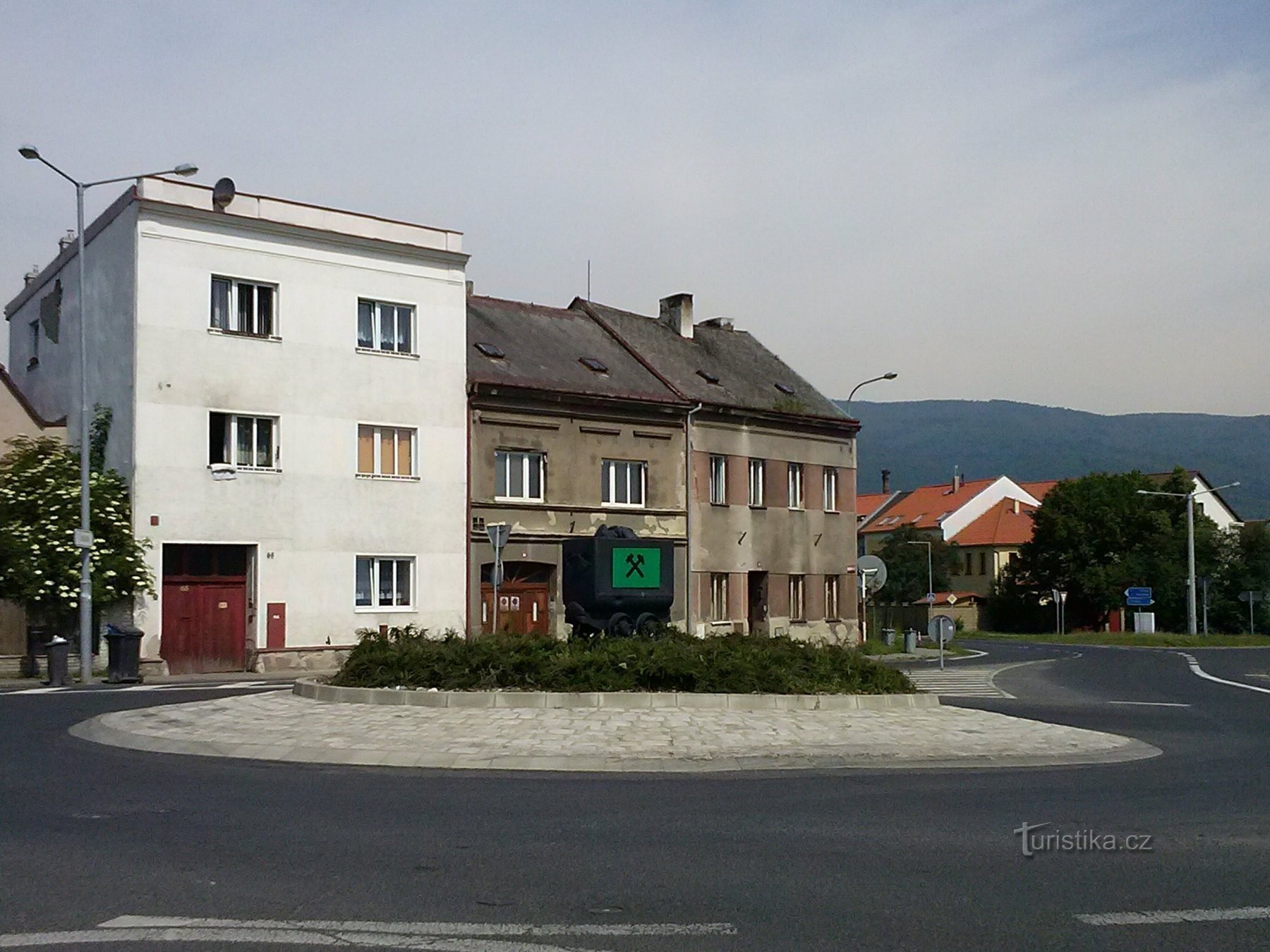 1. Monument till gruvdrift i utkanten av Husitské náměstí