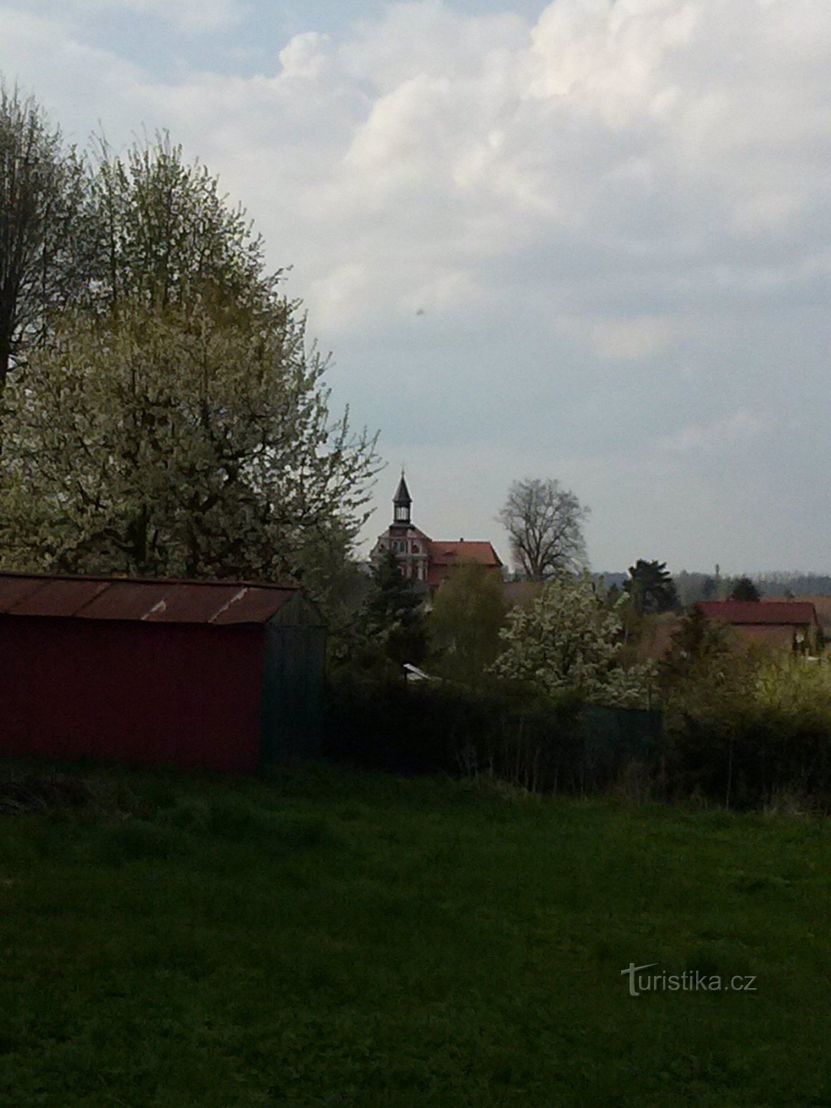 1. Vista de la iglesia evangélica desde el cementerio de la ciudad de Rumburk