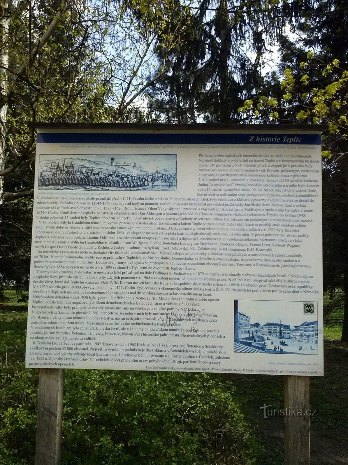 1. Lecciones sobre la historia de Teplice al borde del parque.