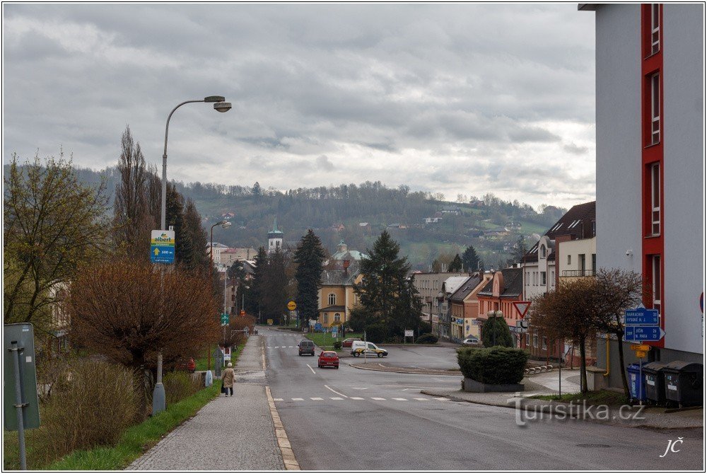 1-Semily, Nádražní straat