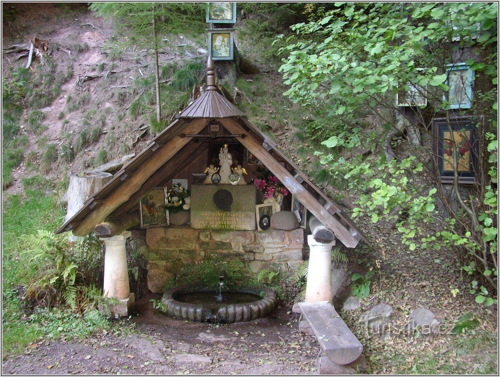1-Skalák's well