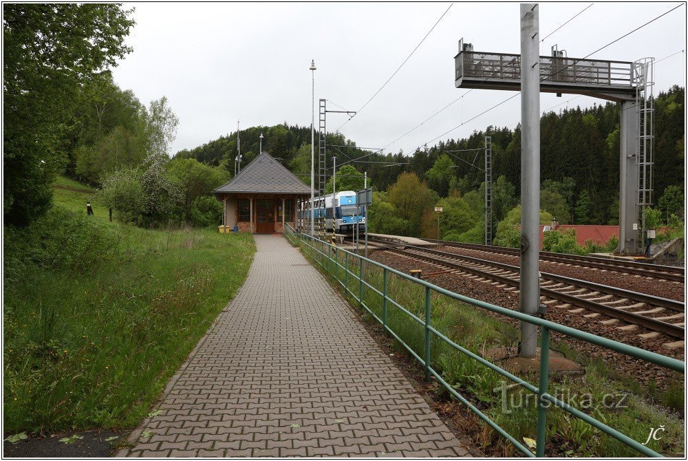 1-Těchonín, železniška postaja