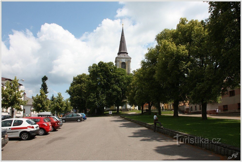 1-Trhová Kamenice, torg