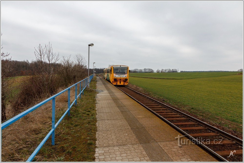 1-Týniště, tren