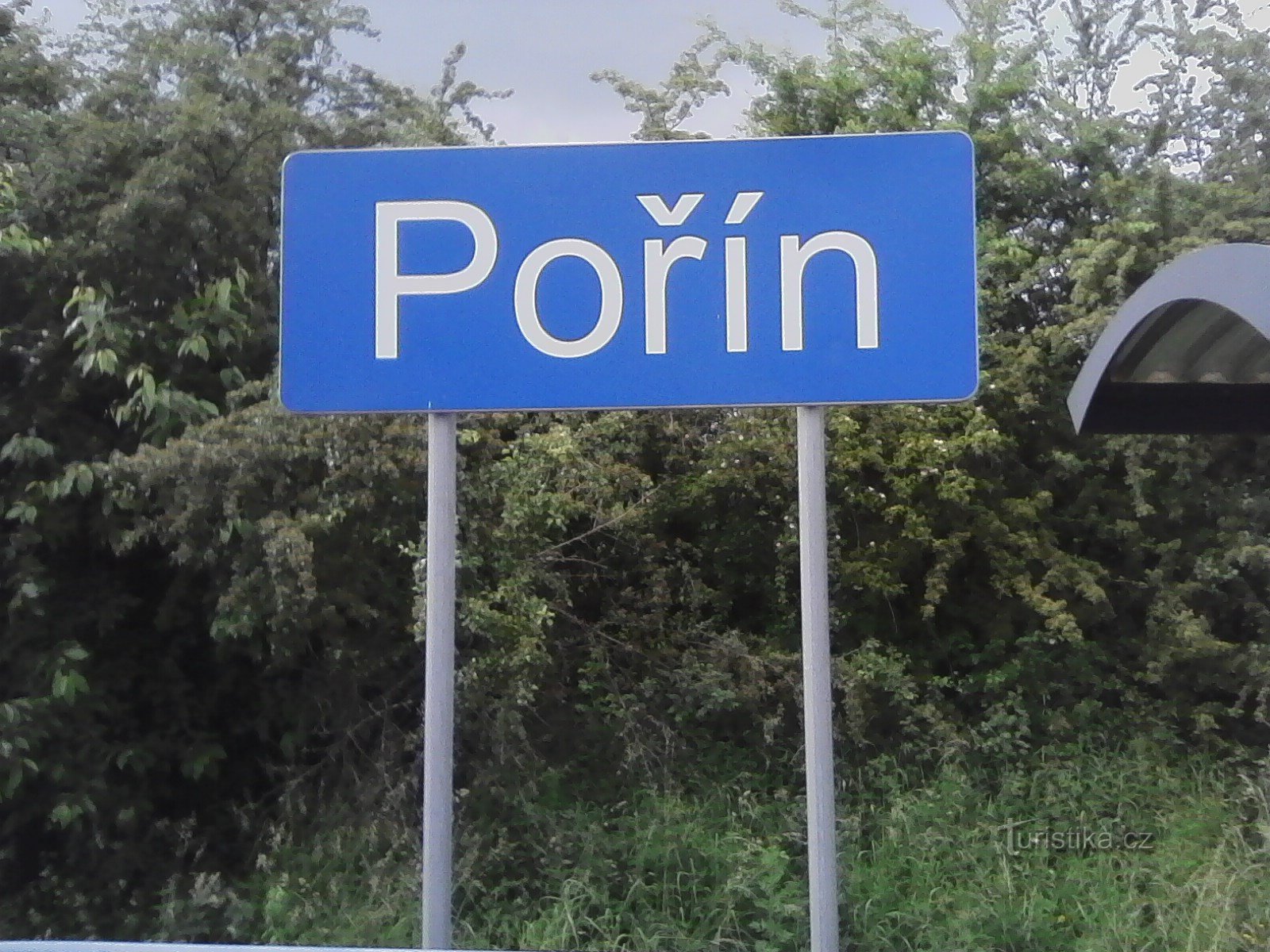 1. Tågstopp i Pořín - början på resan.