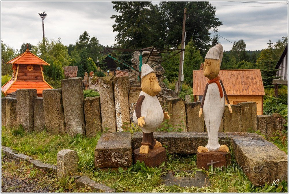 2-Dubice, sculptures en bois