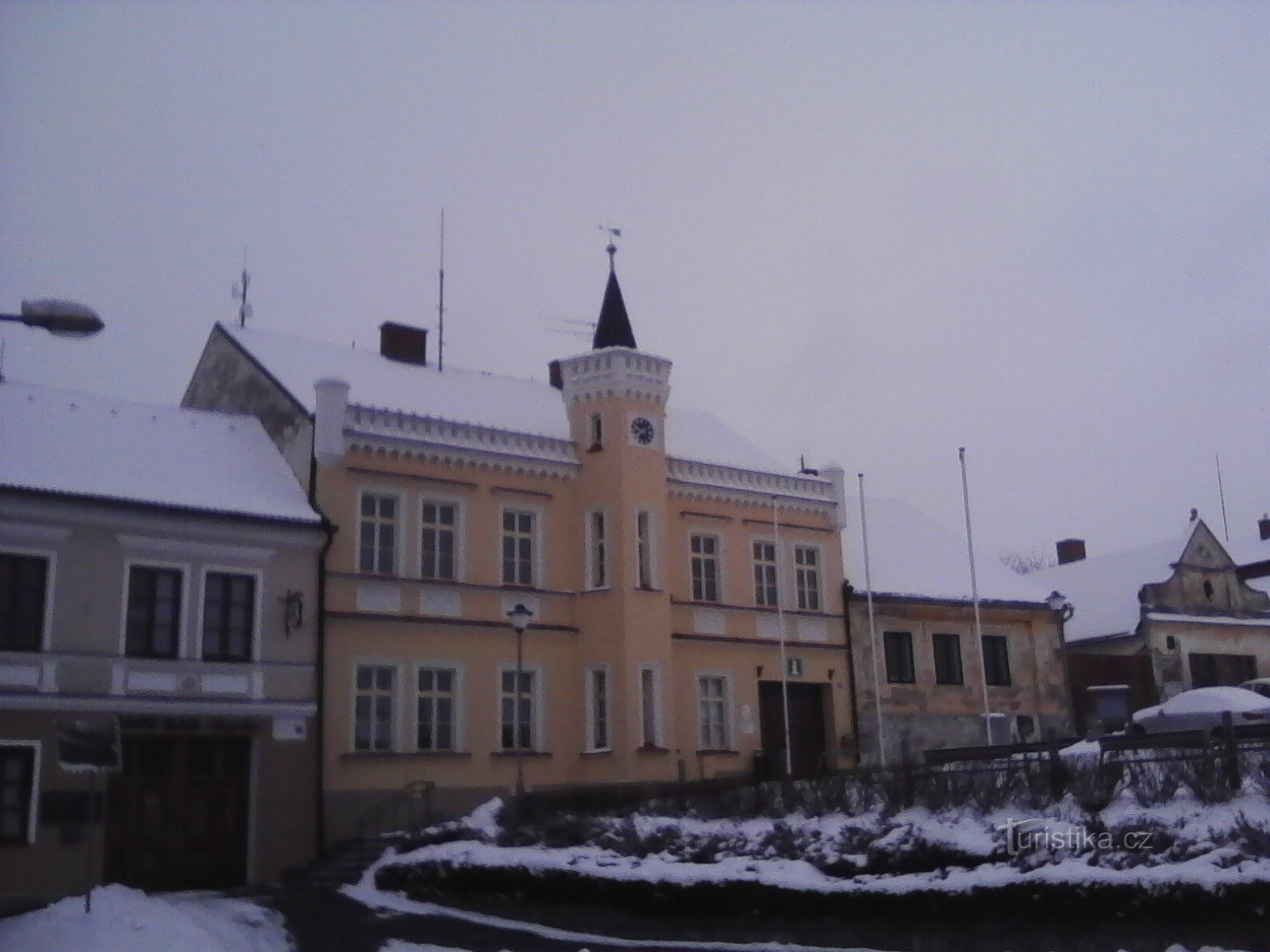 2. Den historiske bygning af det nye rådhus i Prčice er fra 1884.